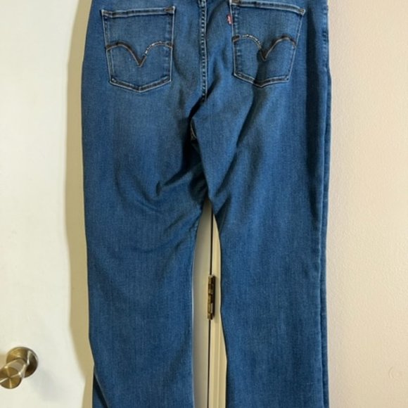 Levi's Perfectly Slimming 512 Bootcut Jeans - Picture 2 of 5